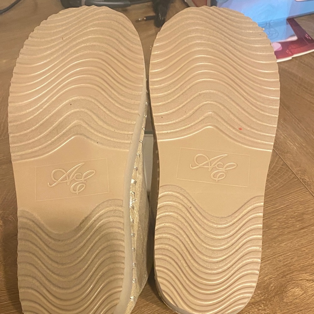 American Eagle Outfitters Tan Mules - Picture 2 of 3
